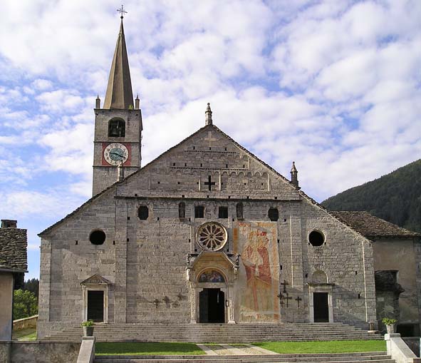 La Chiesa di San Gaudenzio a Baceno - Trekking in Valle Antigorio - Via dell'Arbola, tappa 1 Baceno-Alpe Devero