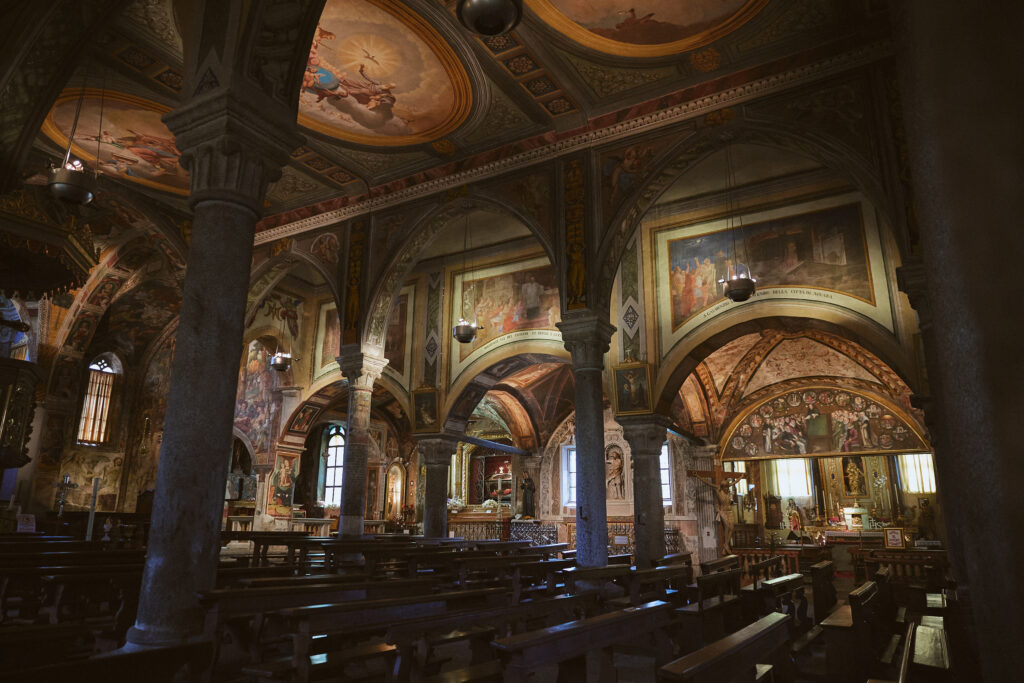 Il suggestivo interno della Chiesa di San Gaudenzio - Baceno - ph. Paolo Sartori